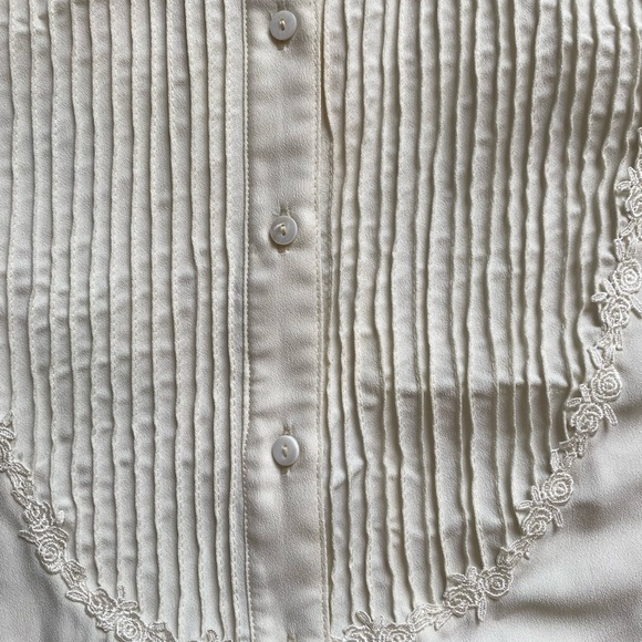 🌺 Vintage inspired floral detailed white button down - Picture 5 of 10